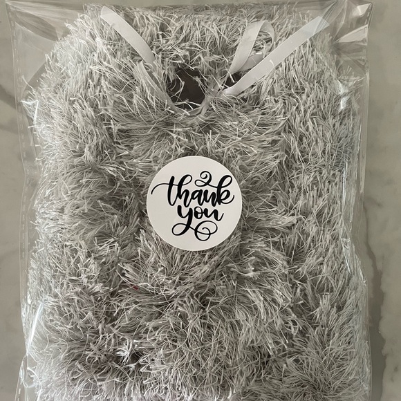 Hawaiian Eyelash lei - Picture 11 of 15